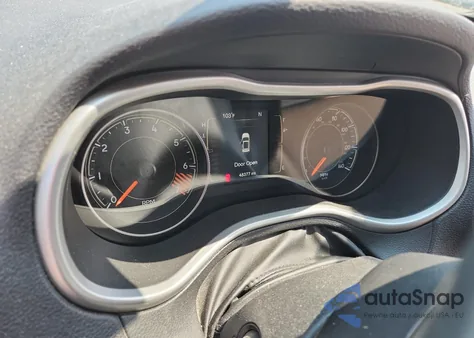 2015 Jeep Cherokee Latitude z USA, uszkodzony, nr VIN 1C4PJLCB3FW505854